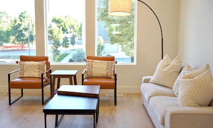 Midvale House | New 4-bedroom townhome in Midvale, near Trax, Ski, Airport