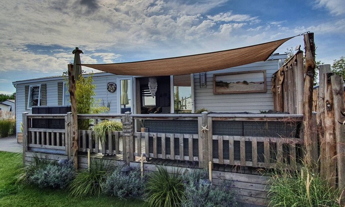 Oostkapelle Ski Chalet | New! 4 persons vacation chalet on a family campsite in Oostkapelle.