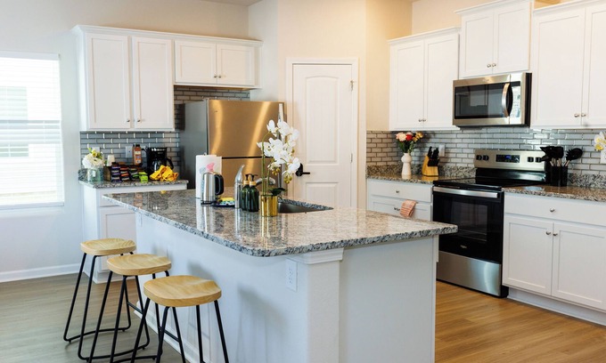 Mint Hill House | New 4BRD House in East CLT with Crib, Fenced Backyard, Outdoor Grill & Pets OK