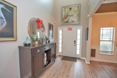 Cliftondale House | New 5 Star Luxury Home Sleeps 22 Near Airport