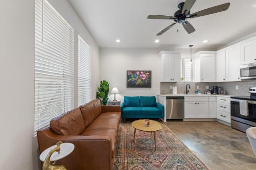 Lafayette Apartment | NEW Acadian House KING Bed Cajun Luxury Nespresso