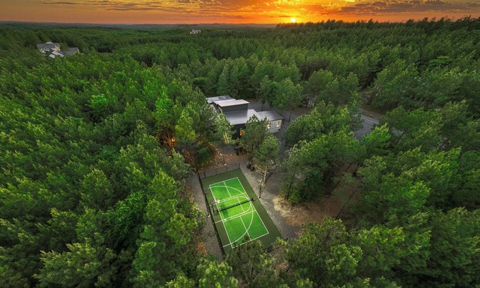 Pickens Cabin | *NEW* Agape Retreat! Pickleball/Basketball Court! Sleeps 12!