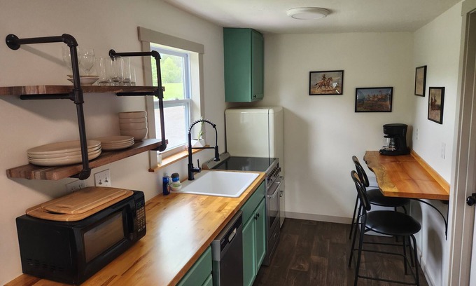 Martin City Cabin | New and Wonderfully Equipped Comfy Cottage - 9 Miles from West Glacier