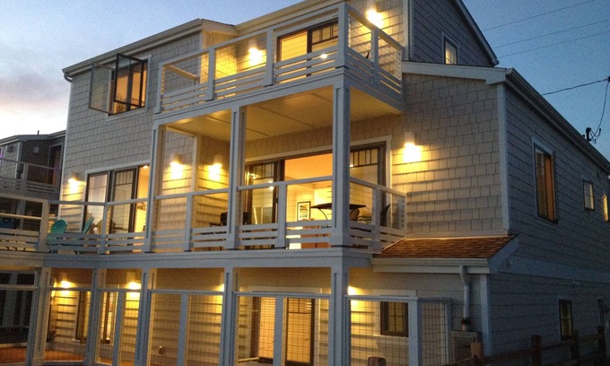 Goleta House | New Beachhouse On The Bluffs - Panoramic Ocean Views
