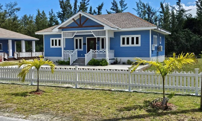 Nicholls Town House | New, beautifully furnished Cozy bungalow in a quiet neighborhood.