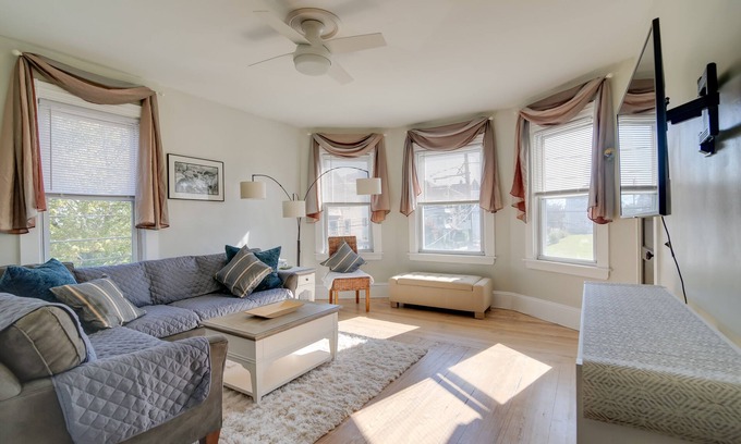 New Bedford Apartment | New Bedford Apartment ~ 4 Mi to Fort Phoenix Beach