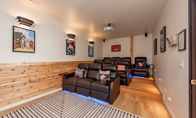Waterfront Greens House | New! Birdies, Boats And Bobbers: Lake Access, Hot Tub, Indoor Pool!