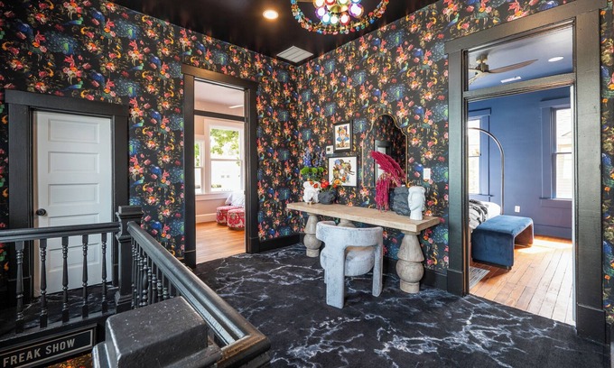 Irvington House | New, bold, thrilling & fierce! 5 miles from downtown Indy