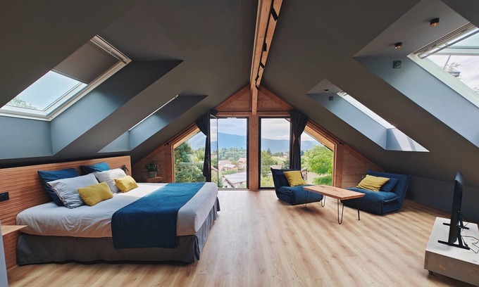 Rovagny Apartment | New! Bright, modern, quiet 90m2 duplex apartment between lake and mountains