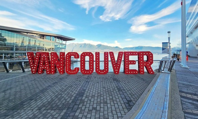 Burnaby House | New Bright Modern Guest Suite in Vancouver