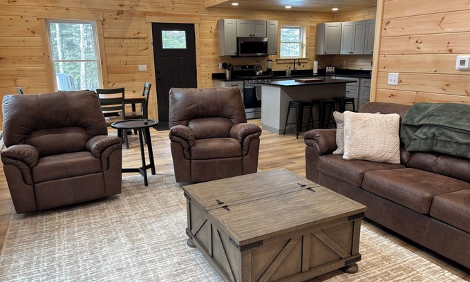 Rangeley Ski Chalet | New Built! 2025 Cozy 3-bedroom chalet with water access to Rangeley Lake