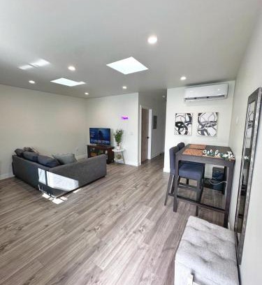 Lake Balboa House | New built house in Los Angeles!