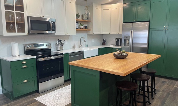 Holy Cross Apartment | New Carriage House Apartment near vibrant Downtown Indianapolis