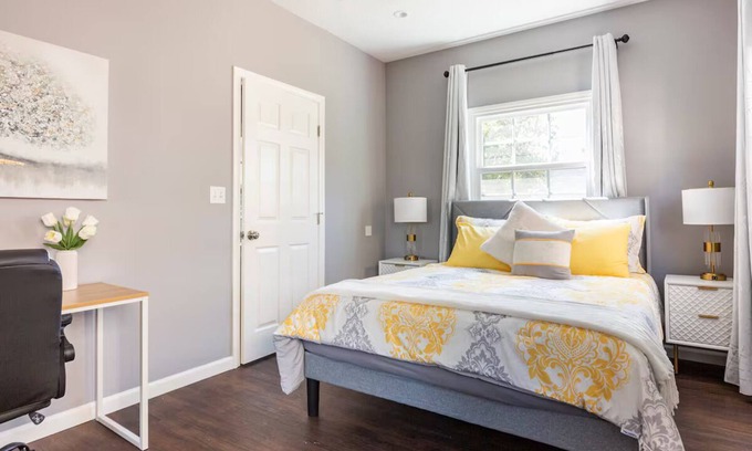 East Los Angeles House | NEW Casita Azul in East LA
