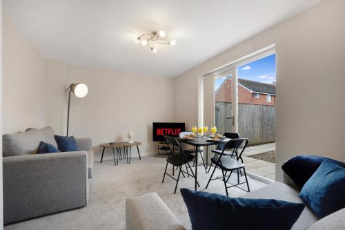 Thornaby On Tees House | New! Charming 2-bed Home in Nevis Walk, Sleeps 4!