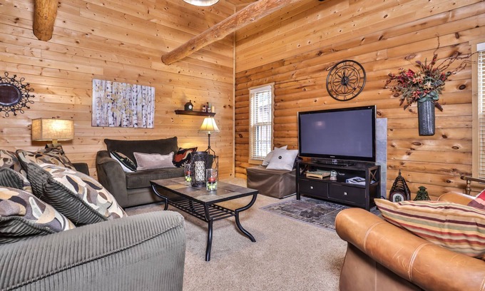 Watersmeet Apartment | NEW! Charming cabin on Cisco Chain of Lakes