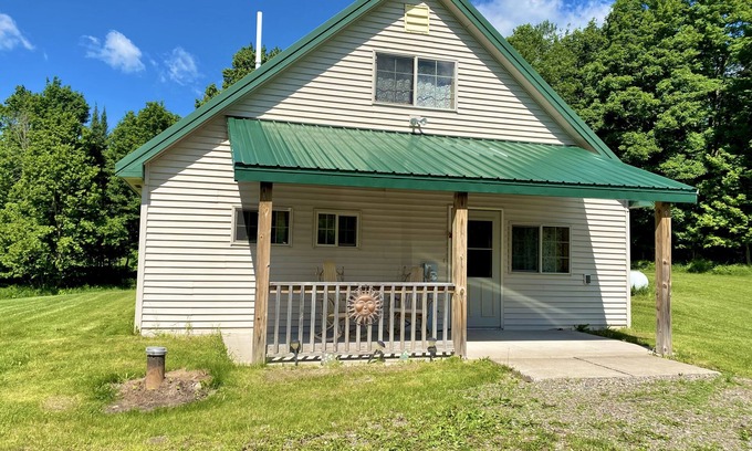 Goodman Cabin | NEW! Clean, Comfortable & Spacious Northwoods Cabin.