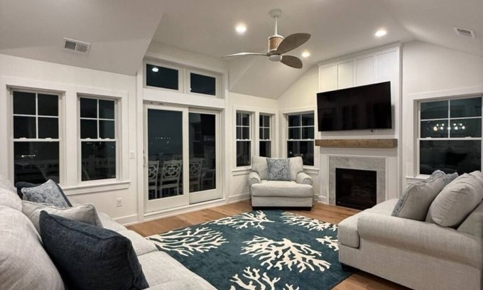 Surf City House | NEW CONSTRUCTION in Surf City 5 Bed & Bath with Heated Pool & Hot Tub