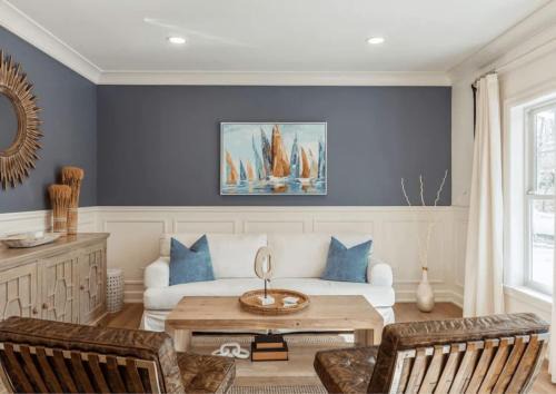 North Sea House | New Construction Modern Luxury Retreat w 6 Beds &