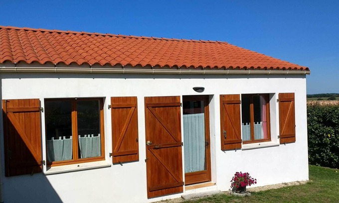 La Chaize-Giraud House | New Cottage, Dolphin Gîtes, à 5 km de Brétignolles sur Mer, Piscine Chauffée