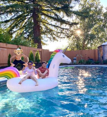Citrus Heights House | NEW cozy beautiful house with pool and hot tub