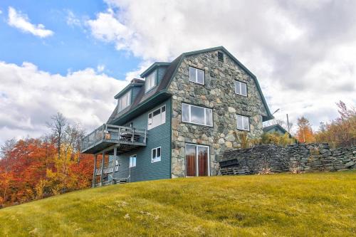 Windham House | New Cozy Private Chalet Incredible Mountain Views!