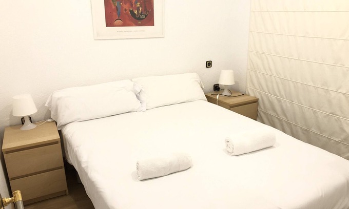 Les Tres Torres Apartment | NEW! Cute apartment near metro
