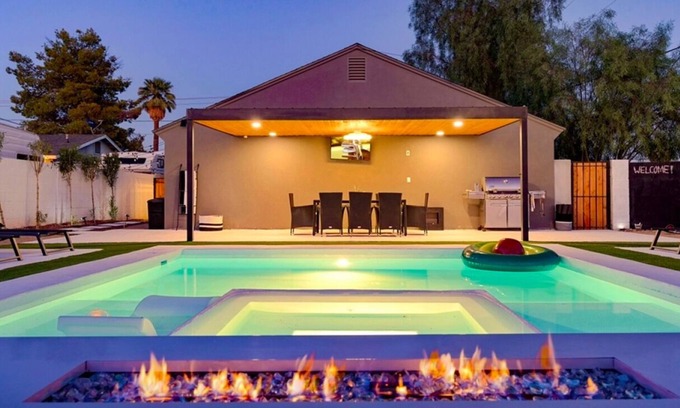 Coronado House | New!☆Downtown Oasis☆Pool |Hot Tub |BBQ |Fire Pit