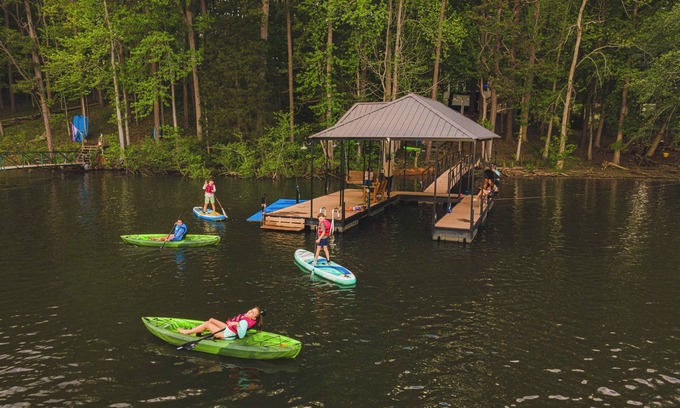 Martin House | New Game Room-Snow Cones-Pet Friendly-Dock-Fire Pit-Kayaks-Paddleboards-