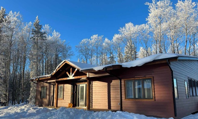 Wasagaming Cabin | New gorgeous 3 bedroom cabin! Walk to Clear Lake!