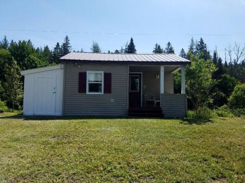 Stewartstown House | New Hampshire Cabin near Pittsburg, Ideal for a Vacation in Nature