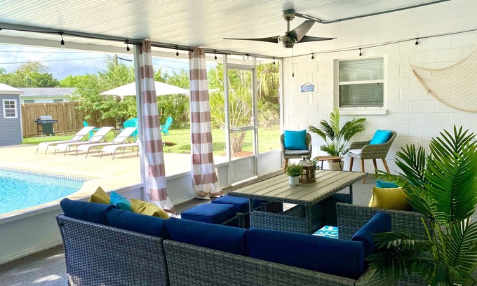 West Melbourne House | NEW ★HEATED Pool, beach ★ 4-3, Patio, Firepit, Family friendly , Space Complex