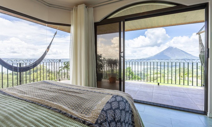 El Castillo House | *New Home* Perfect Volcano & Lake View - El Cielo - Tropical Mountain Retreat!