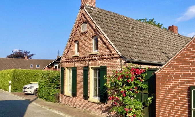 Upleward House | new: idyllic farm worker's house on 85 m2 near Dollart dike, garden, for 4