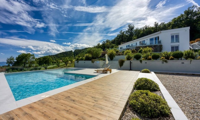 Bregi Villa | New in 2024 Villa Lina