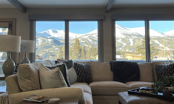 Weisshorn House | New, in town, incredible views, hot tub, walk/ride free shuttle, Ski Chalet!