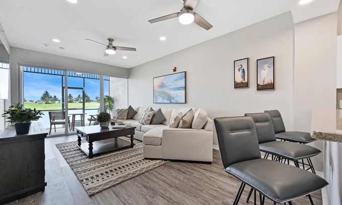 Naples Condo | New Listing - 1st Floor Luxury Lakeview Golf Condo - Resort Pool - Hot Tub -Gym