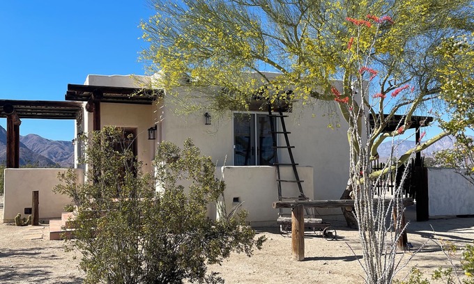 Borrego Springs House | NEW LISTING! Cozy private Casita. Couples getaway!