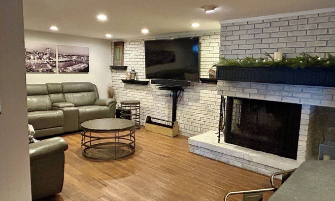 West End House | NEW listing! FARMHOUSE ON FIRST-Spacious 5-bedroom house, close to CASV