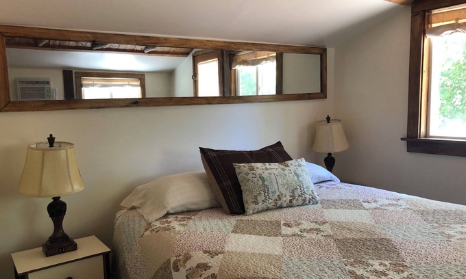 Henrieville Cabin | New Listing! Restored Vintage Cabin near Bryce, Grand Staircase. Great views!