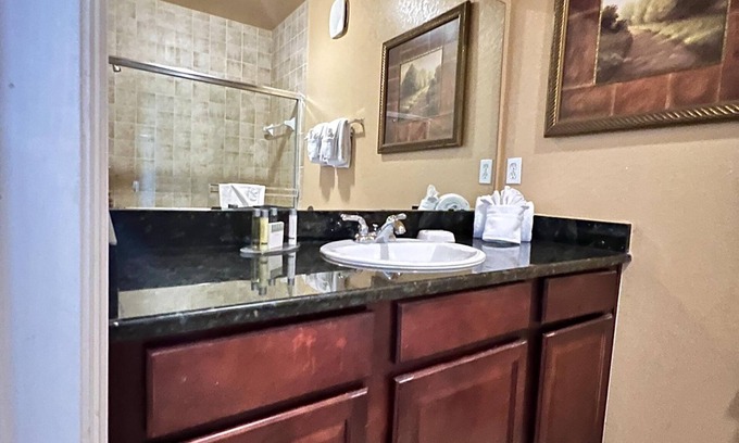 Davenport Apartment | New Listing! Tuscana Resort, 11mi to Disney & 18mi to Universal - FS381873