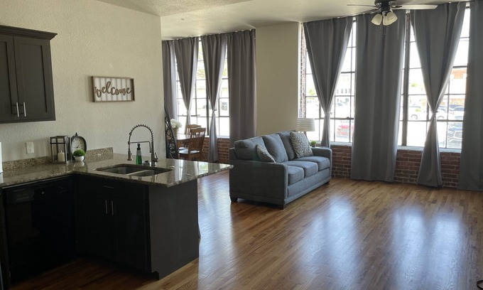 Webb City Apartment | New! Loft in Downtown Webb City π