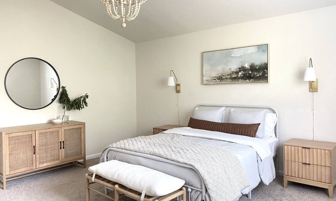 Spartanburg House | NEW! Luxury 3 bedroom home- 8 mins from downtown Spartanburg