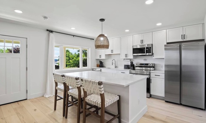 Sodus Point Apartment | NEW Luxury Apartment | Sodus Point | 2 King Beds