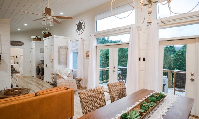 Sylva Cabin | NEW! Luxury Farmhouse Cabin in the NC Great Smoky Mountains With Sunset Views