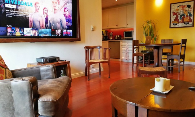 Embassy District Apartment | New: Luxury heart of Bangkok, Subway/Skytrain 200m