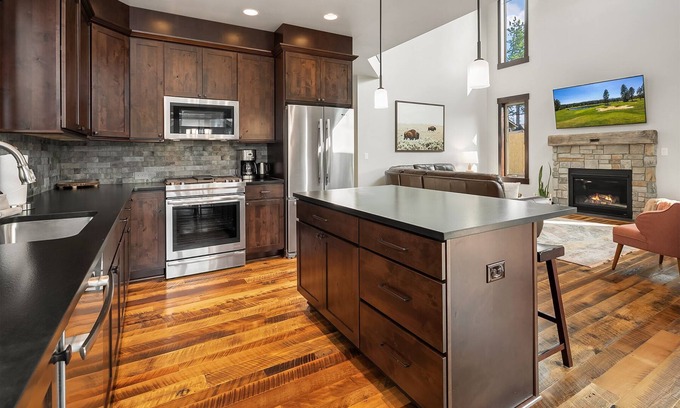 Cle Elum House | New, Luxury Home in Suncadia! Great Value * Hot Tub * Specials!