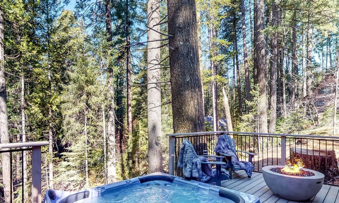 Alta House | New luxury home in the Sierra Mountains, hot tub