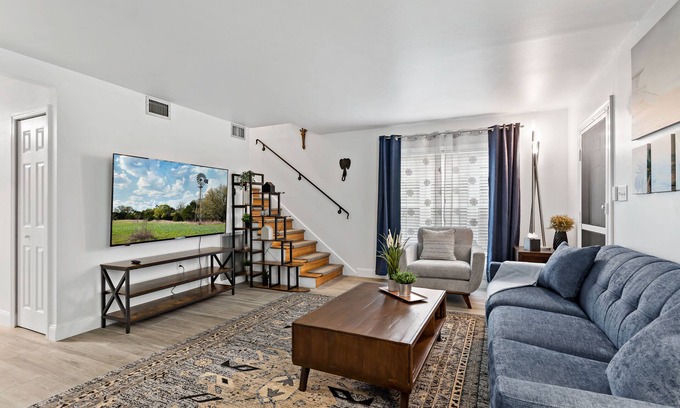 Bayshore Beautiful House | New! Luxury Townhome by Bayshore Blvd in South Tampa!