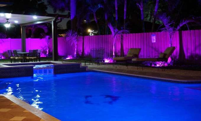 Richmond West House | NEW LUXURY VACATION DREAM RENTAL- SLEEPS 15!
